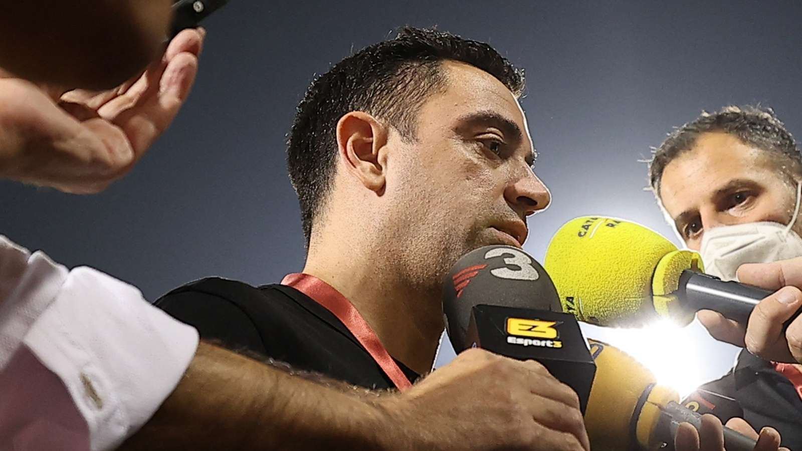 格雷泽家族欲在曼联出售前保留部分控制权引发关注